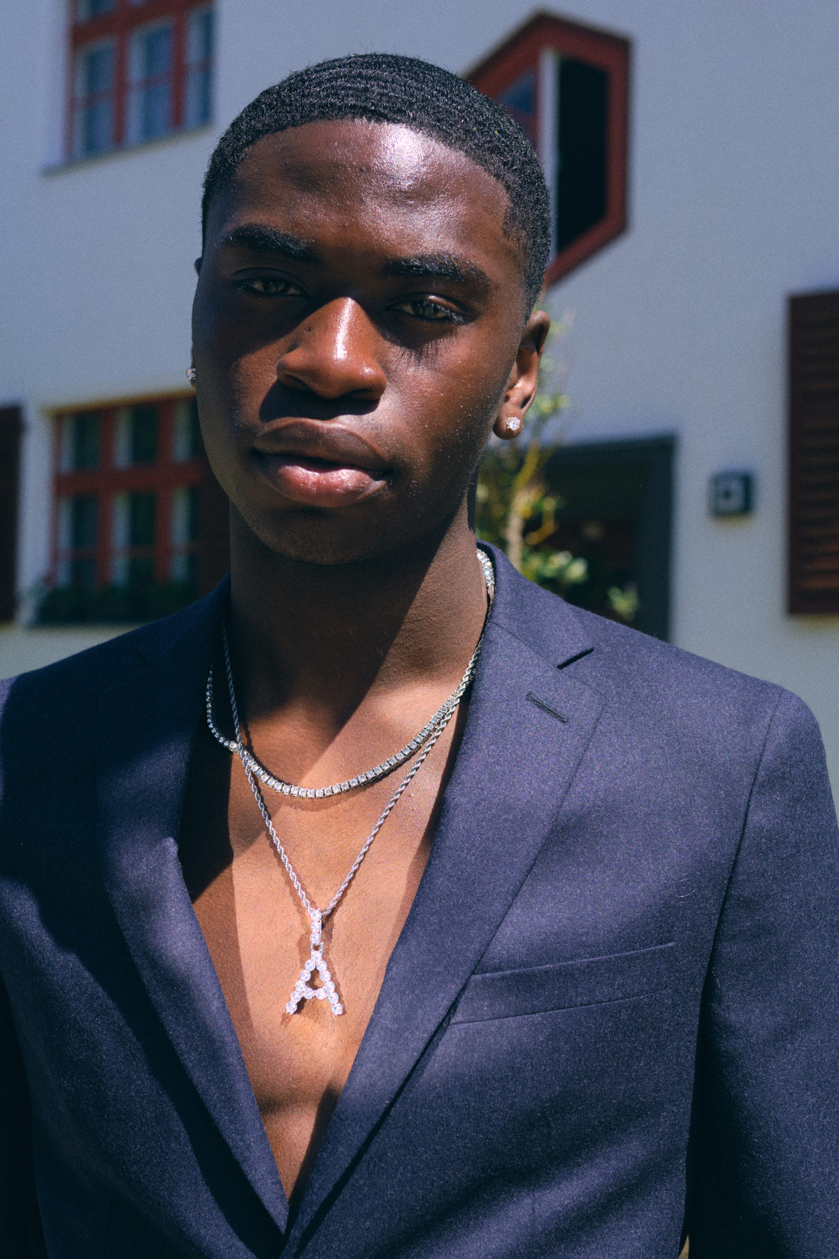 Denny Sachtleben will ‘Never Settle For Less’ — Blazer Octobre Éditions Jewelry Model’s own