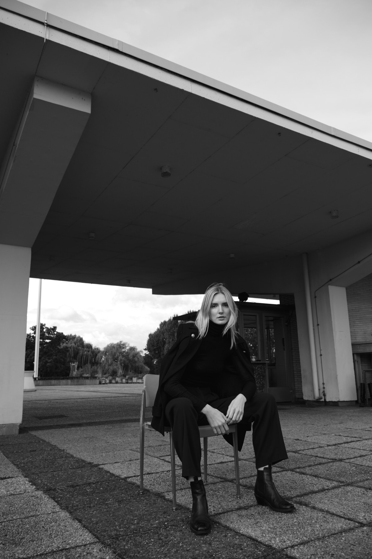 A famous Berlin ‘Frontside’ by Philipp Gross — Blazer Ralph Lauren Vintage Trurtleneck Arket Pants Chanel Shoes Billi Bi