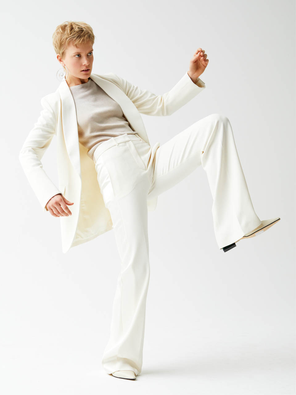 Falling &mdash; Top Gucci Vintage Suit Joseph Slippers GANNI Earrings Julia Seemann