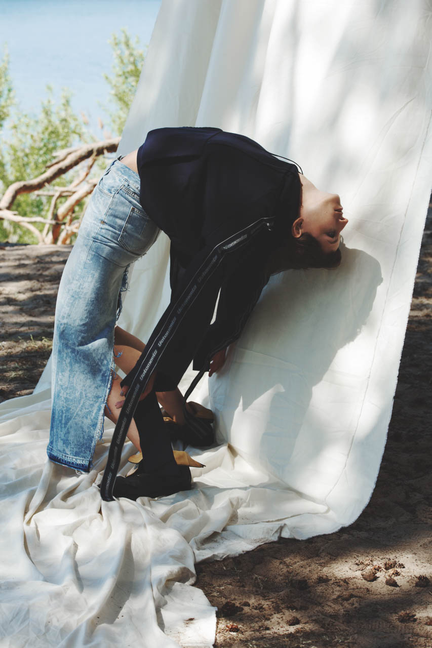 Blue Side — Hoodie Vetements Jean Skirt Unravel Boots Hackett London