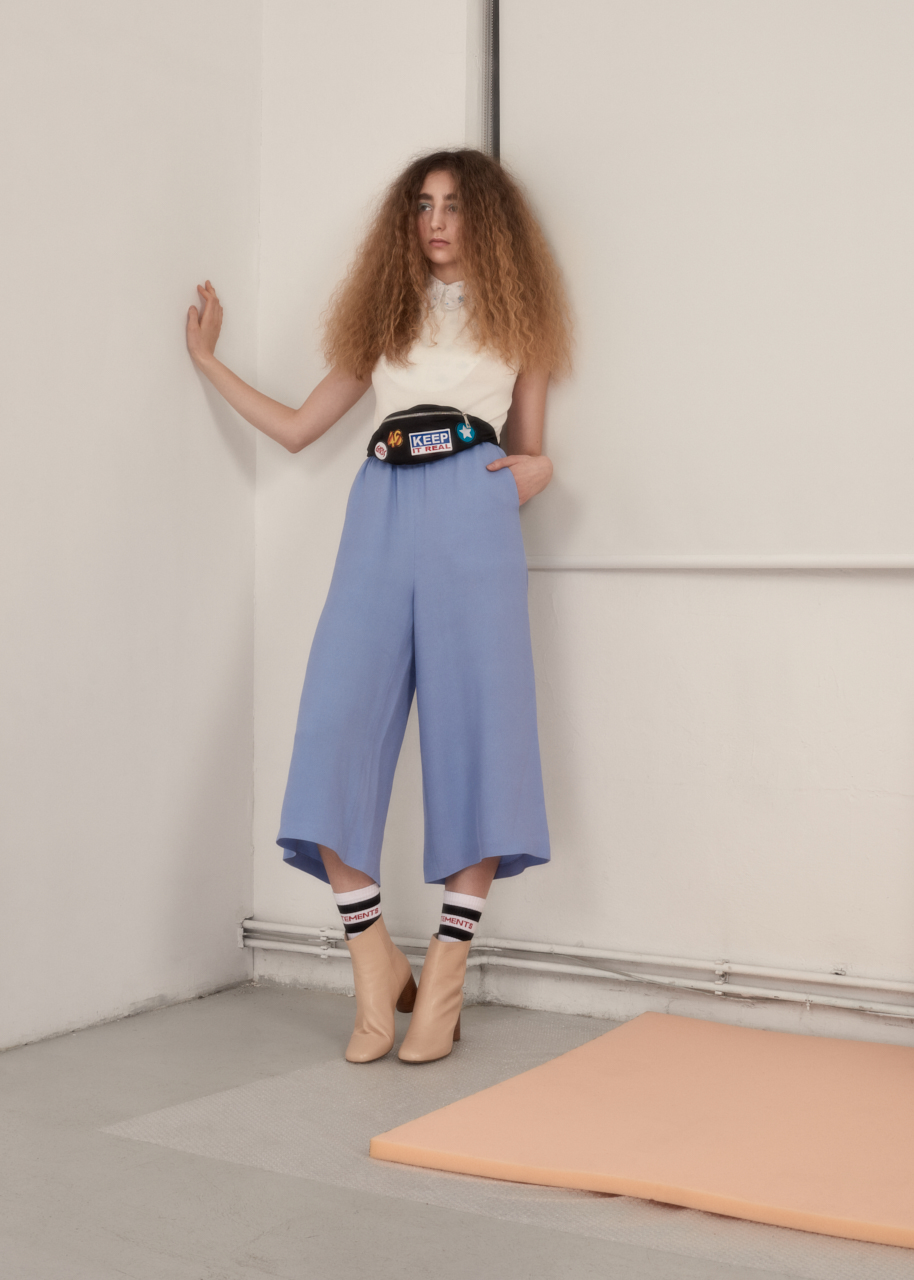Go With The Fuzz — Shirt UNIQLO Colar Seulement en Detail Pants Marina Hoermanseder Shoes Sandro Hip Bag ASOS Socks Vetements