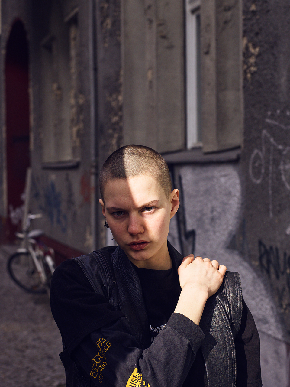 Unconditional — Longsleeve Stussy @ Was Ihr Wollt Berlin Leather vest Stylist’s Archive Earring Givenchy