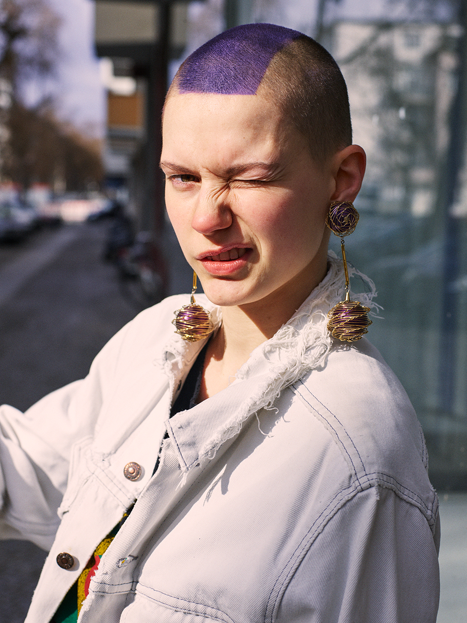 Unconditional — Denimjacket Stylist’s Archive T-shirt Gucci Earrings Vintage