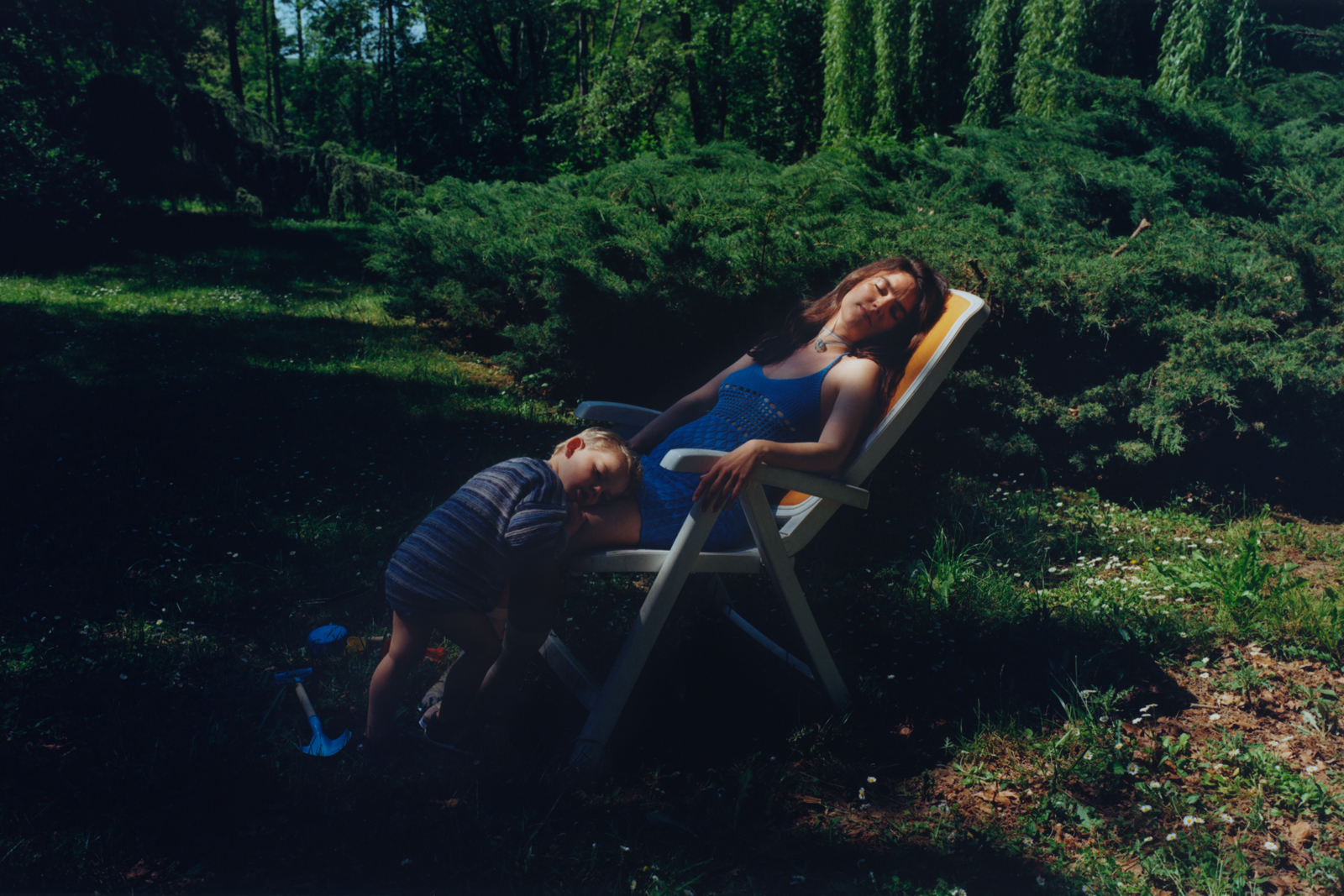 Motherhood — Dress La Bonne Pioche Shoes Stylist’s Archive Boy Bambino Bambino